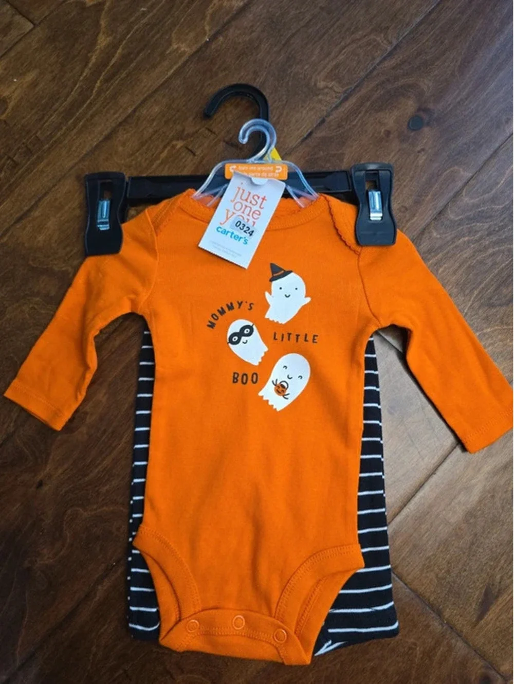 Newborn brand new halloween outfit from carter's item, 324G6